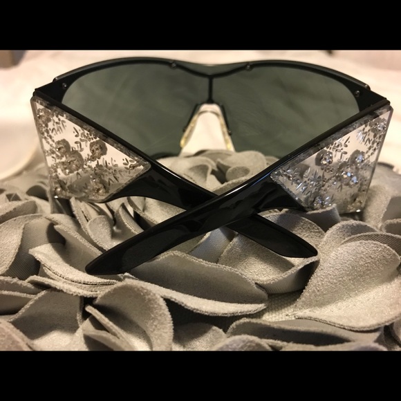 Authentic 💯 Dior Special Edition Sunglasses - Picture 2 of 9